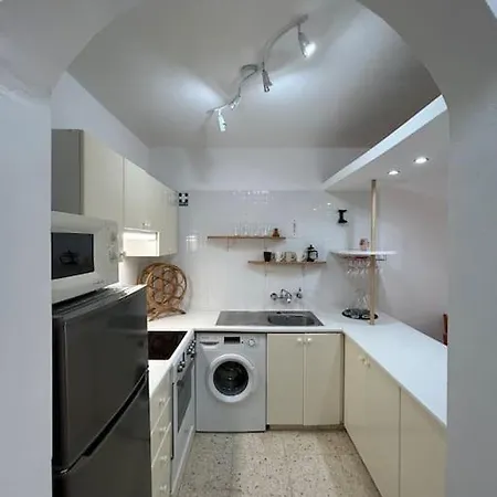 Seaview With Garden & Pool Apartment Paphos