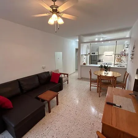 Seaview With Garden & Pool Apartment *